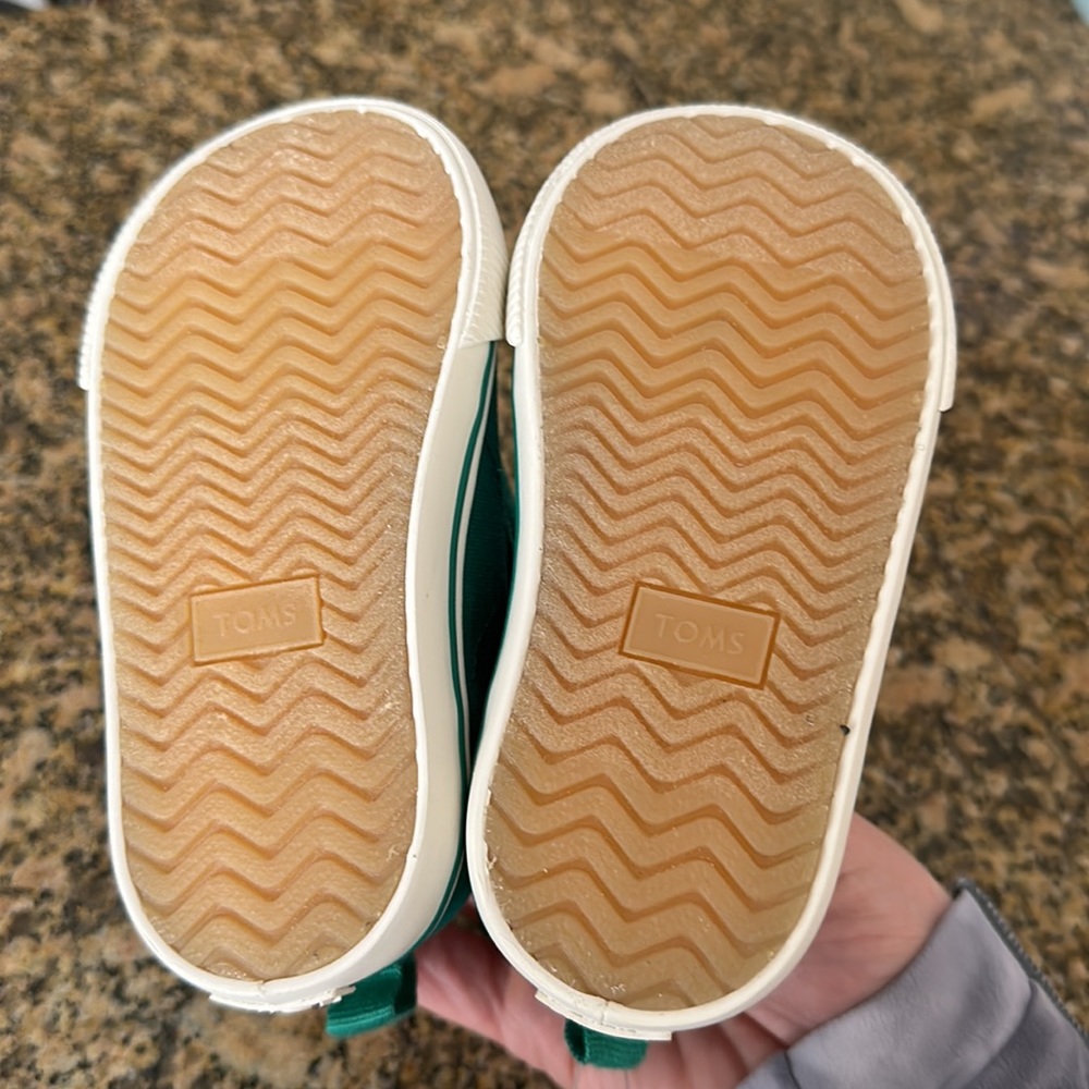 BNWT Toms 5T Shoes - Picture 3 of 5
